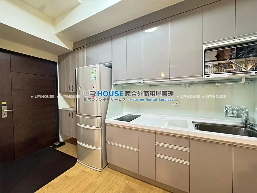 1 room apartment for rent in Daan District, Taipei City | NT$ 55 000 | 13 ping slide 4