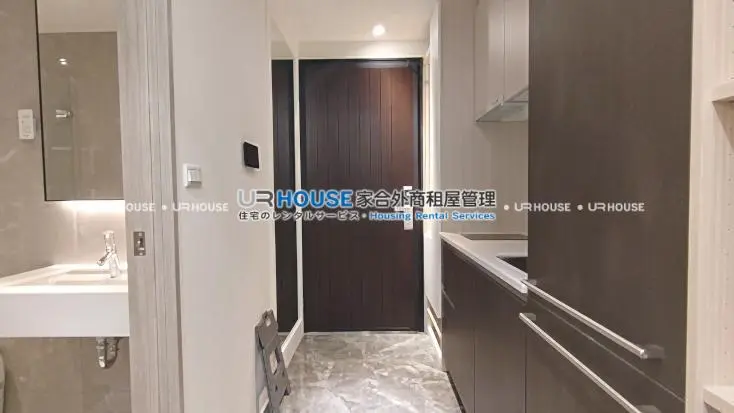 獨立套房 中山區, 台北市公寓出租 | NT$ 45 000 | 8 坪 slide 0