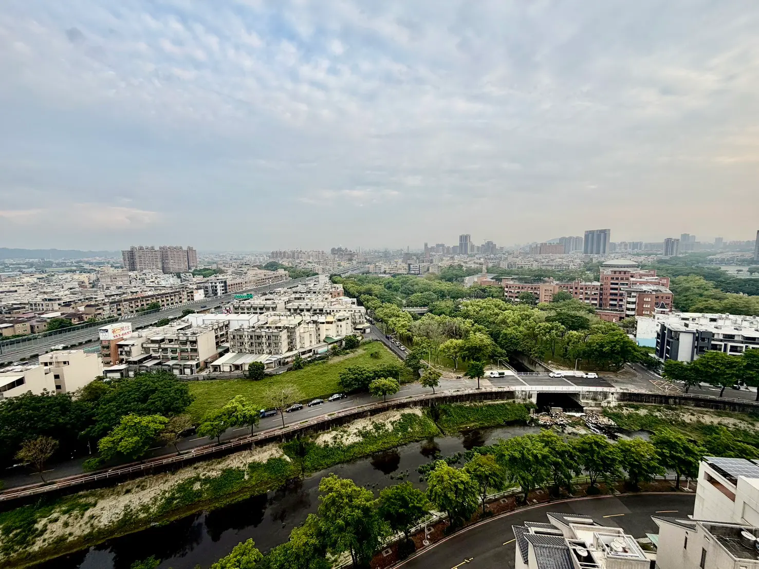 2 bedrooms apartment for sale in Dashe District, Kaohsiung City | NT$ 13 880 000 | 51 ping slide 14