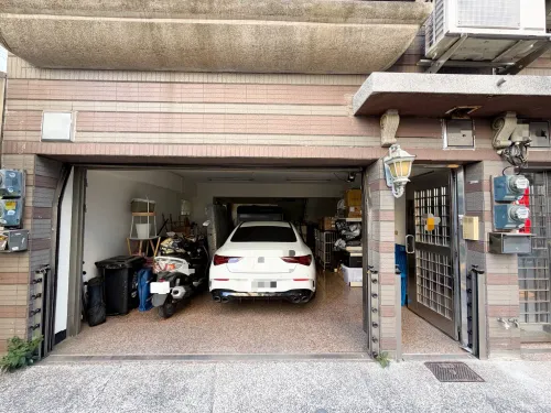 5 bedrooms townhouse for sale in Sanmin District, Kaohsiung City | NT$ 15 980 000 | 72 ping slide 8