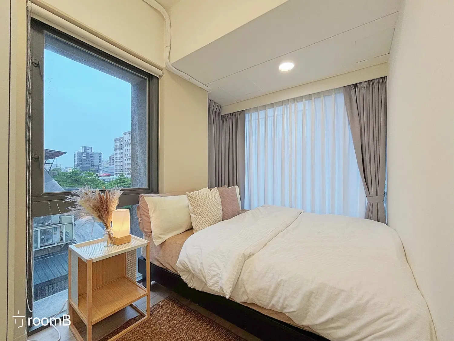 1 room apartment for rent in Zhongshan District, Taipei City | NT$ 45 000 | 12 ping slide 2
