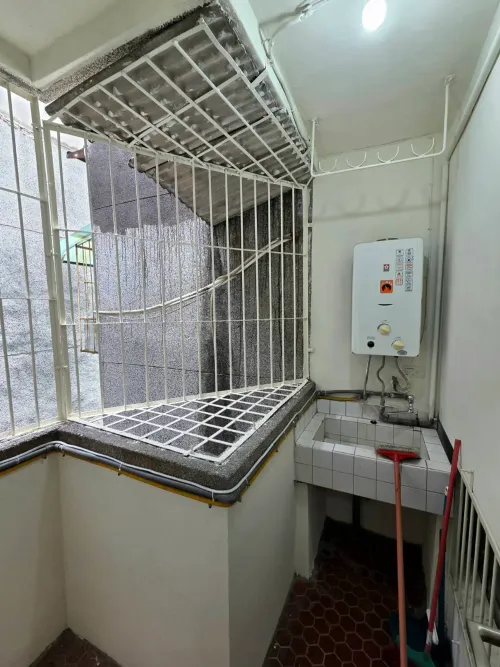 Apartment for rent TWD 30 000 - Section 4, Chenggong Rd - 2 bedrooms