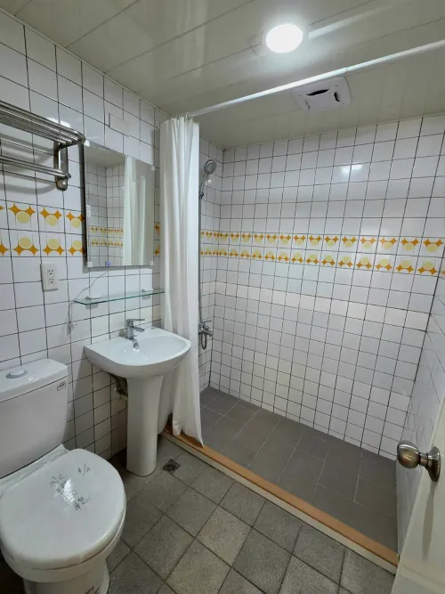 Apartment for rent TWD 30 000 - Section 4, Chenggong Rd - 2 bedrooms