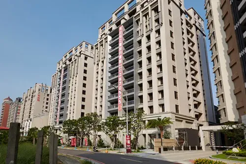 Apartment for sale NT$ 37 800 000 - Zhiyuan 1st Road - 3 bedrooms