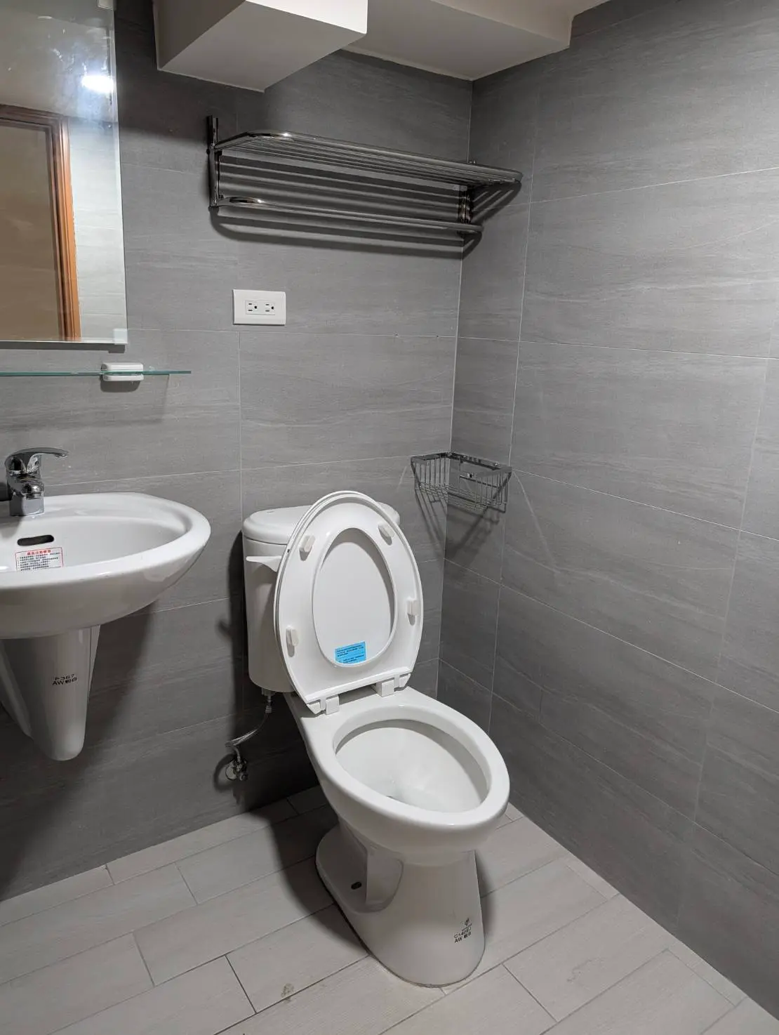 Shop / Retail for rent in Lingya District, Kaohsiung City | NT$ 42 000 | 35 ping slide 5