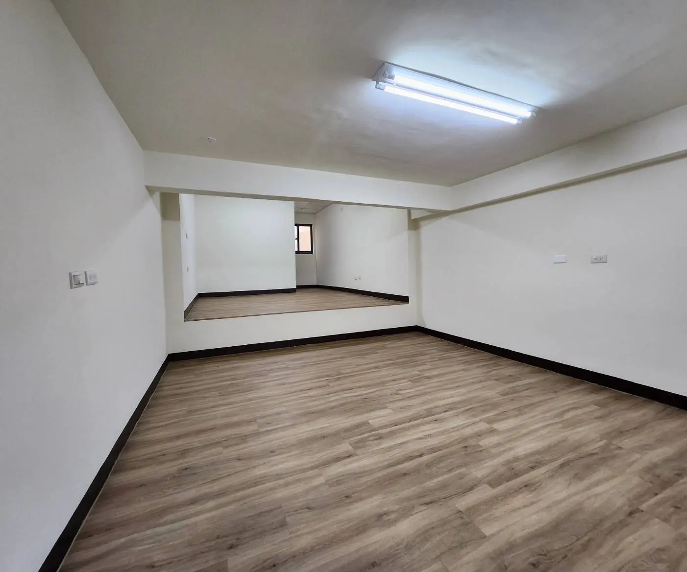 5 bedrooms townhouse for sale in Fengshan District, Kaohsiung City | NT$ 19 800 000 | 31 ping slide 17