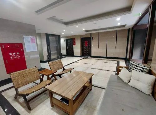 公寓 出租 TWD 138 000 - 長安東路一段56巷7弄 - 3 房