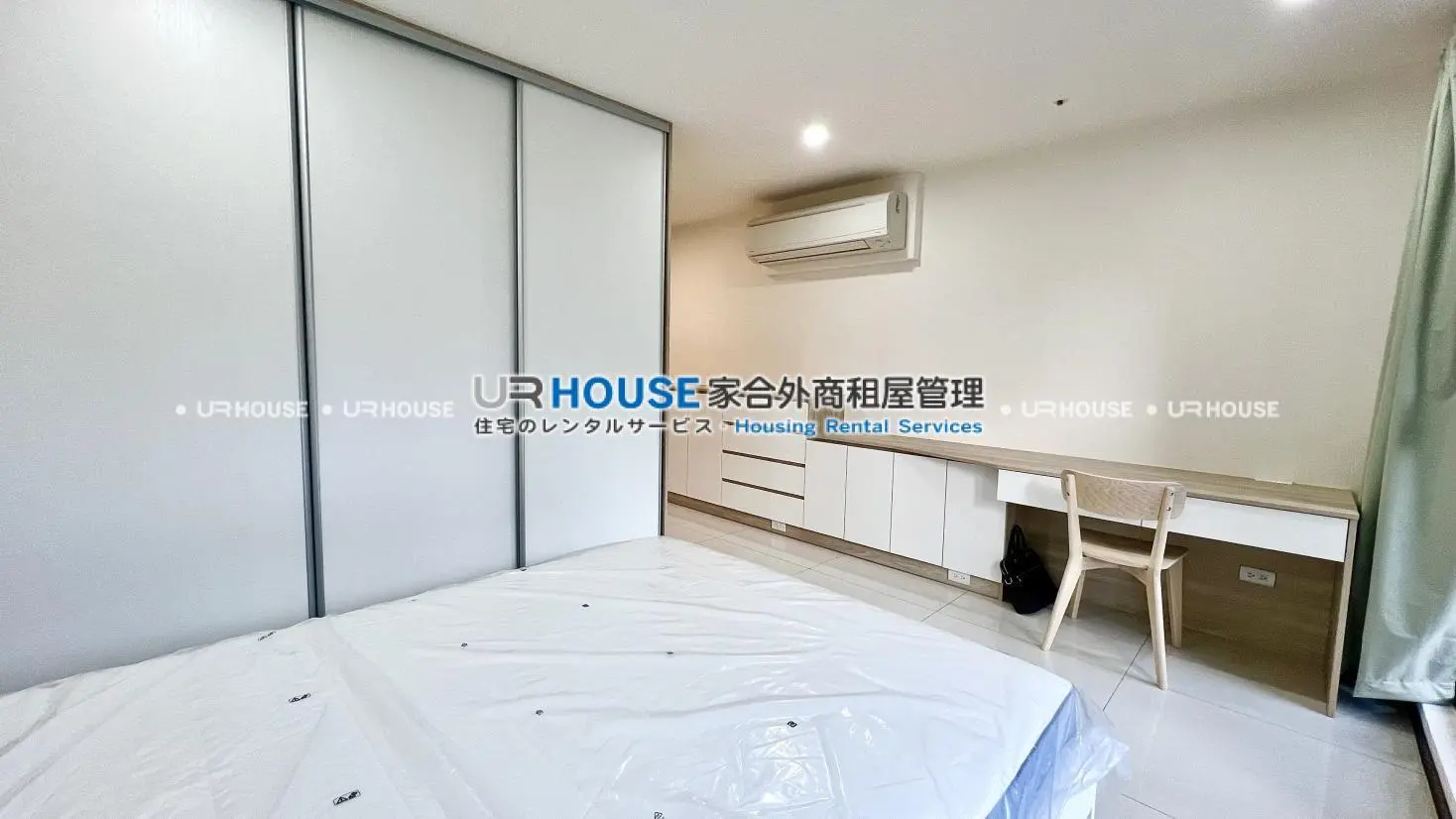 1 room apartment for rent in Zhongzheng District, Taipei City | NT$ 49 800 | 11 ping slide 0