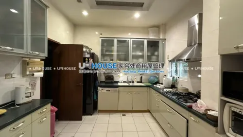 6 bedrooms villa for rent in Tamsui District, New Taipei City | TWD 160 000 | 81 ping slide 2