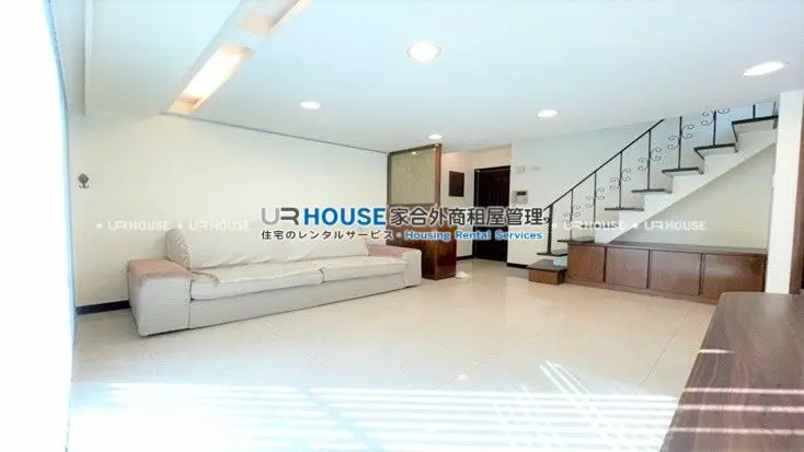 1 房 大安區, 台北市公寓出租 | NT$ 48 200 | 11 坪 slide 1