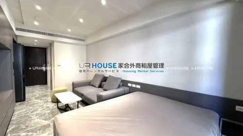 Studio apartment for rent TWD 43 000 - 14 ping - Zhongshan District,Taipei City slide 1