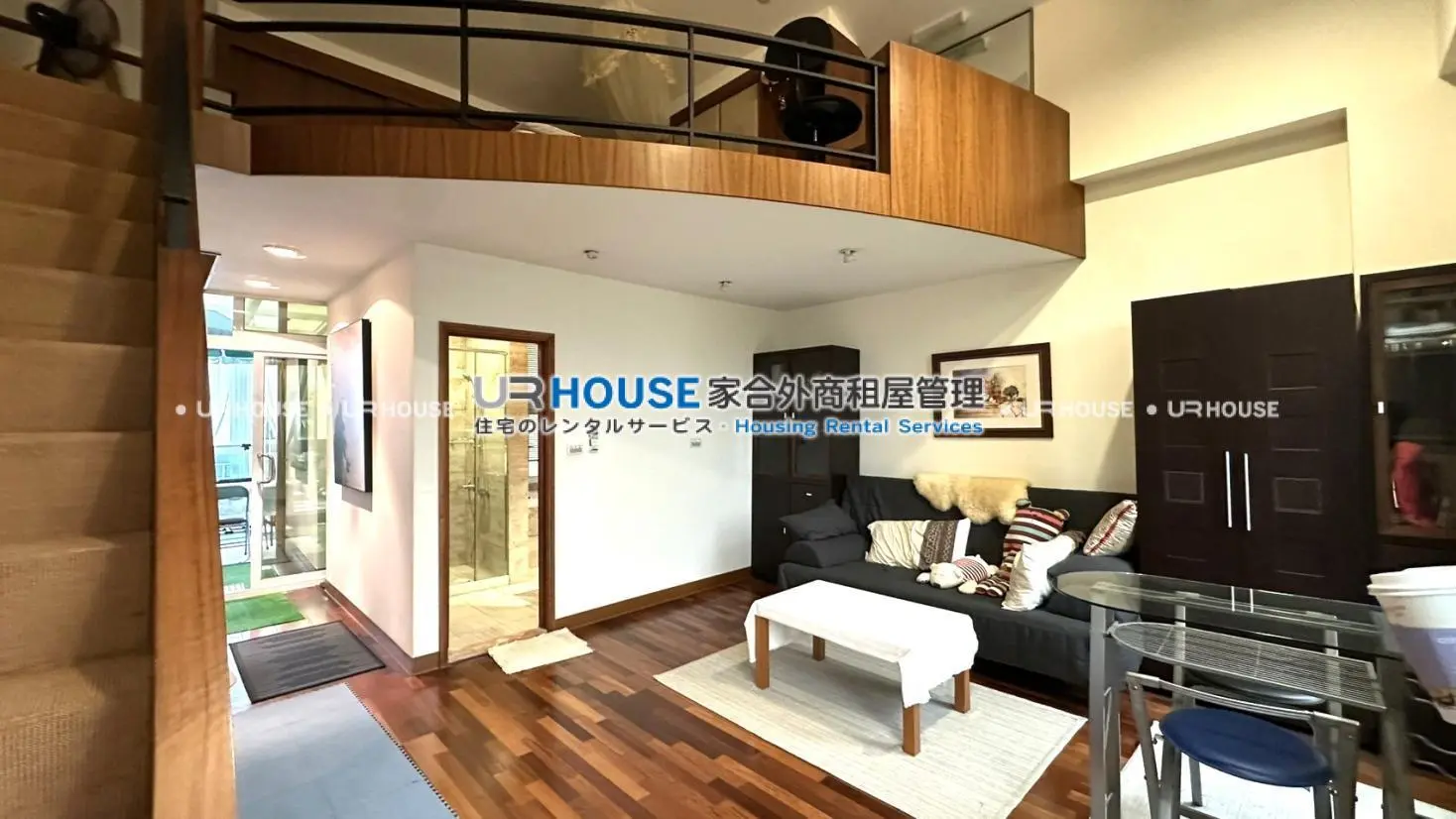 6 bedrooms villa for rent in Tamsui District, New Taipei City | TWD 160 000 | 81 ping slide 0