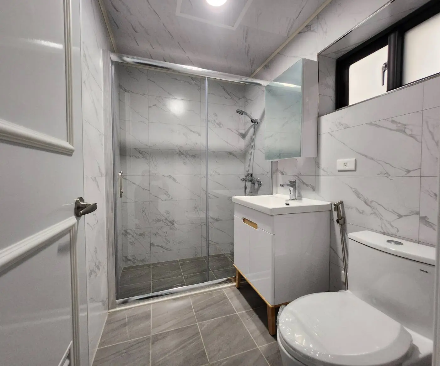 5 bedrooms townhouse for sale in Fengshan District, Kaohsiung City | NT$ 19 800 000 | 31 ping slide 1