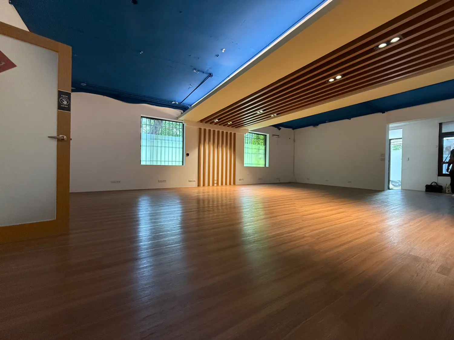 2 bedrooms apartment for rent TWD 105 000 - 39 ping - Songshan District,Taipei City slide 1