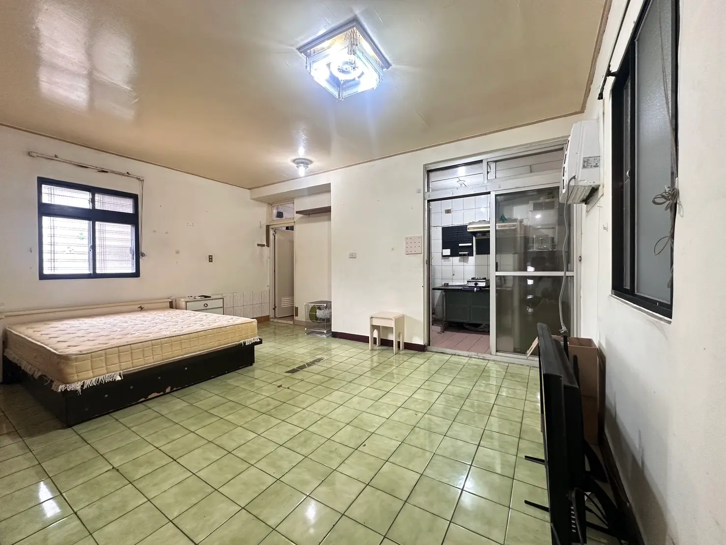 中山區, 台北市分租套房、雅房出租 | NT$ 16 000 | 12 坪 slide 1