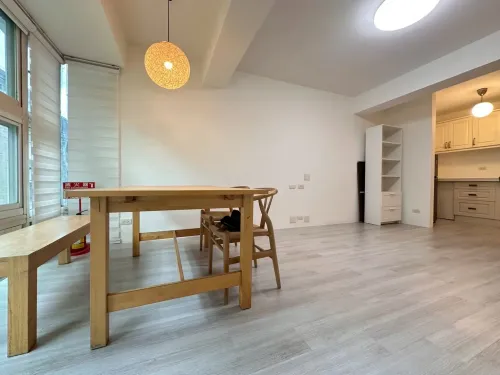 1 room apartment for rent in Songshan District, Taipei City | NT$ 32 000 | 12 ping slide 1