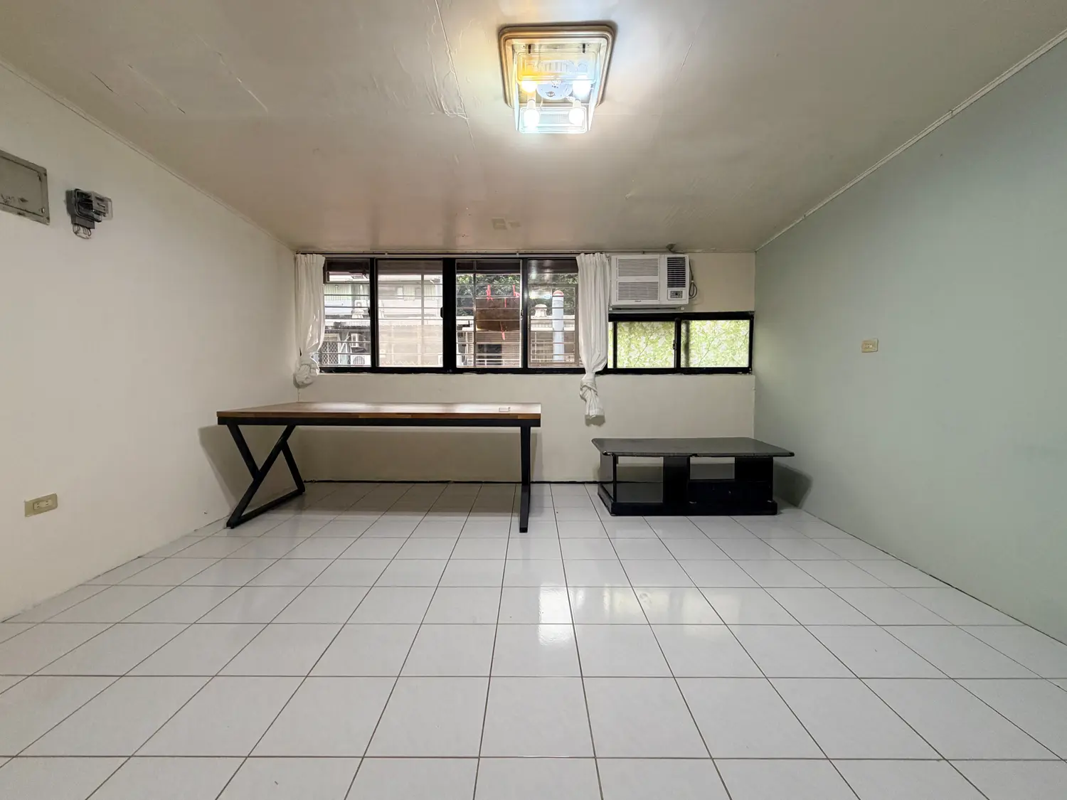 2 房 信義區, 台北市透天厝出租 | NT$ 21 500 | 14 坪 slide 1