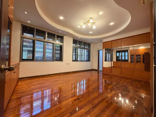 Townhouse for rent NT$ 100 000 - Lane 340, Section 2, Fuxing South Road - 4 bedrooms