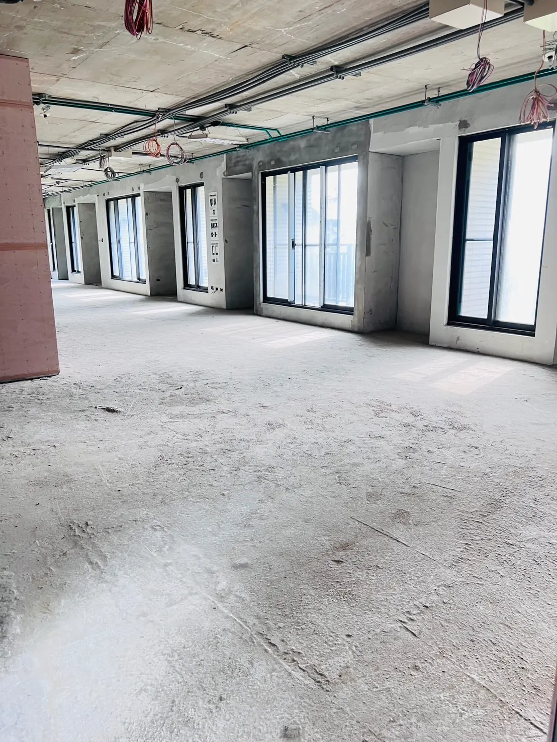 Studio apartment for sale in Zhongshan District, Taipei City | NT$ 69 990 000 | 38 ping slide 5