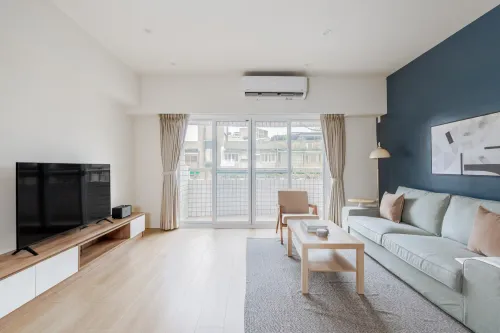 2 bedrooms apartment for rent in Xinyi District, Taipei City | NT$ 126 860 | 29 ping slide 1