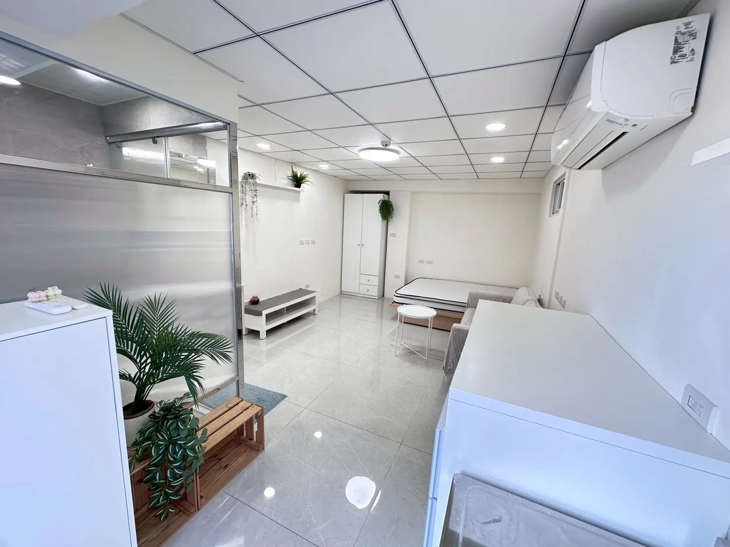 1 room apartment for rent in Daan District, Taipei City | NT$ 28 000 | 12 ping slide 1
