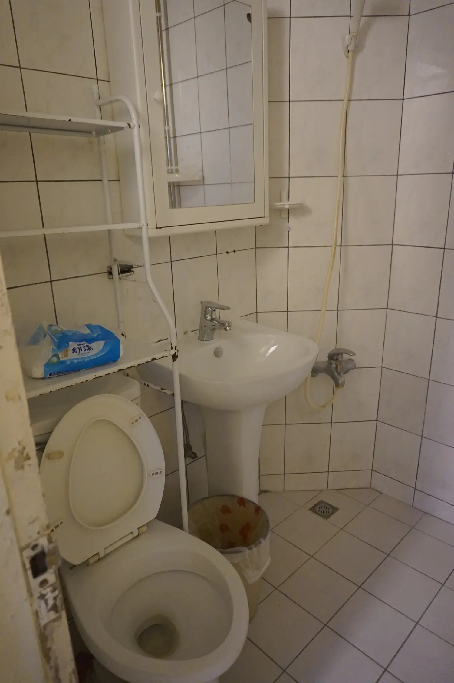 Room for rent in Zhongzheng District, Taipei City | NT$ 7 500 | 3 ping slide 6