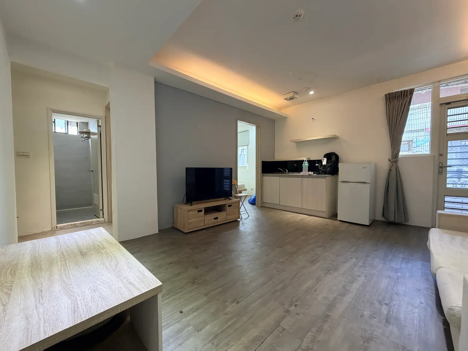 2 bedrooms apartment for rent in Luzhou District, New Taipei City | NT$ 22 800 | 15 ping slide 1