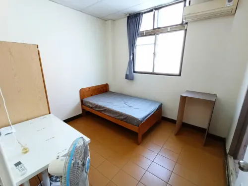 Room for rent NT$ 5 200 - Fuxing Road - 1 room