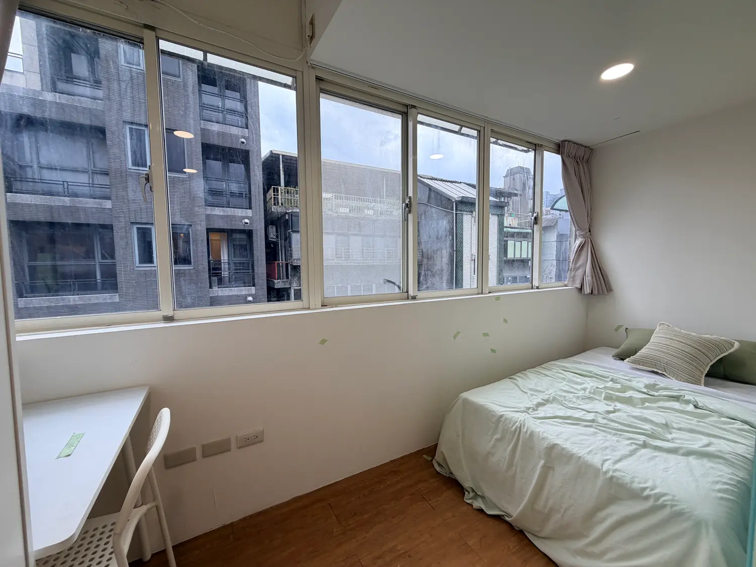 Room for rent in Zhongzheng District, Taipei City | NT$ 13 800 | 3 ping slide 1