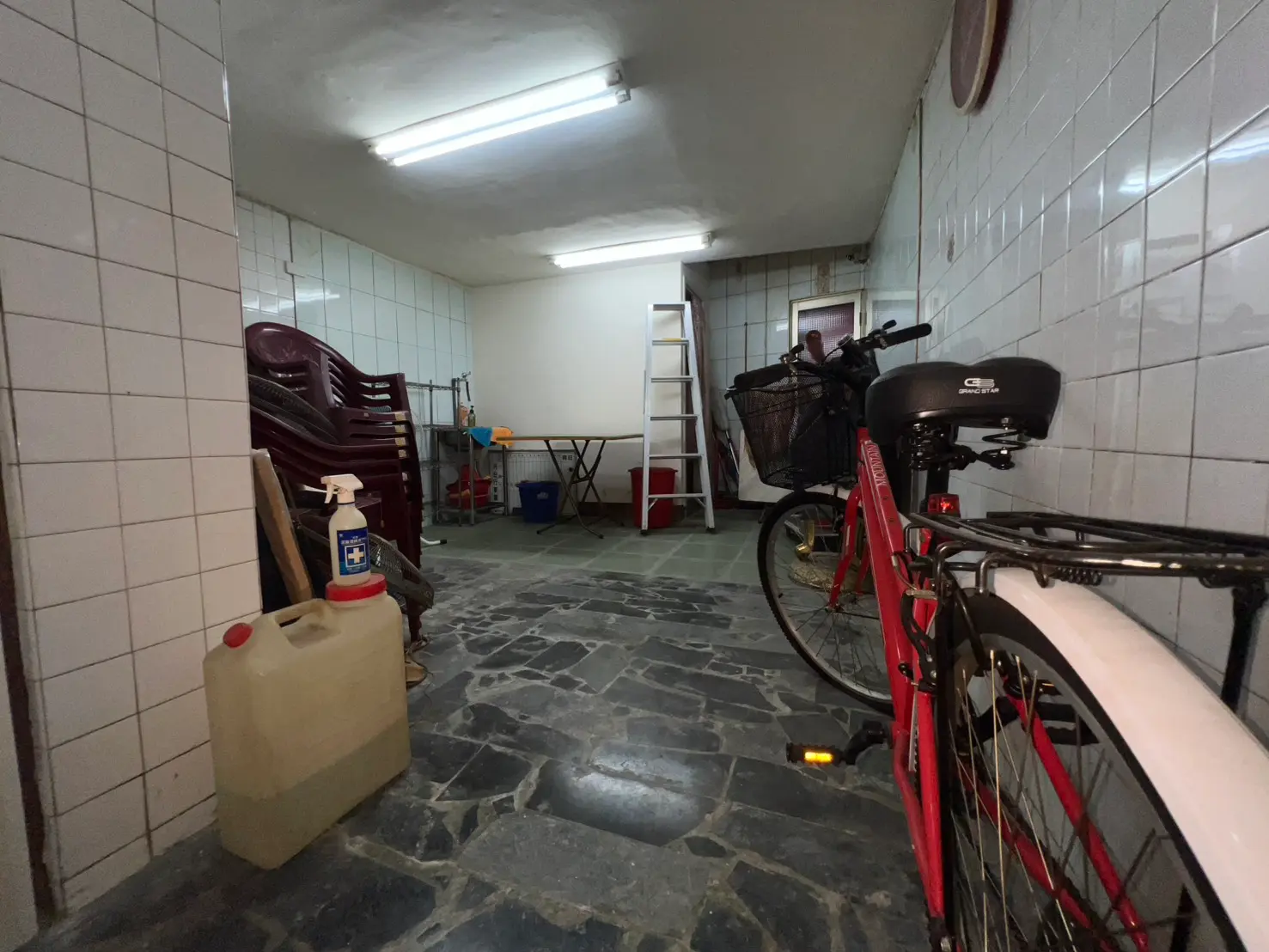 3 bedrooms townhouse for sale in Sanmin District, Kaohsiung City | NT$ 6 580 000 | 19 ping slide 1