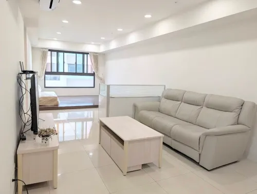 Apartment for rent NT$ 28 000 - Fengnan Rd - 3 bedrooms