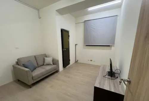 Townhouse for rent NT$ 32 000 - Lane 60, Ren'ai Road - 1 room