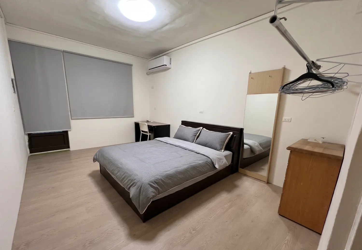 1 room townhouse for rent in Fengshan District, Kaohsiung City | NT$ 32 000 | 60 ping slide 1
