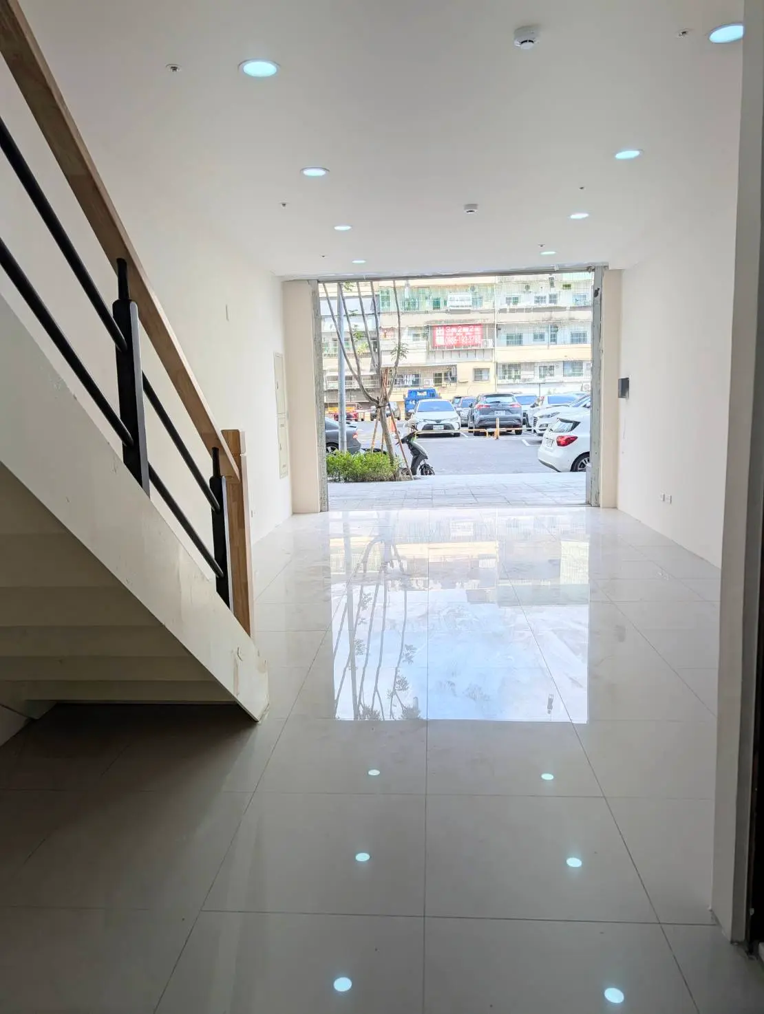 Shop / Retail for rent in Lingya District, Kaohsiung City | NT$ 31 000 | 12 ping slide 2