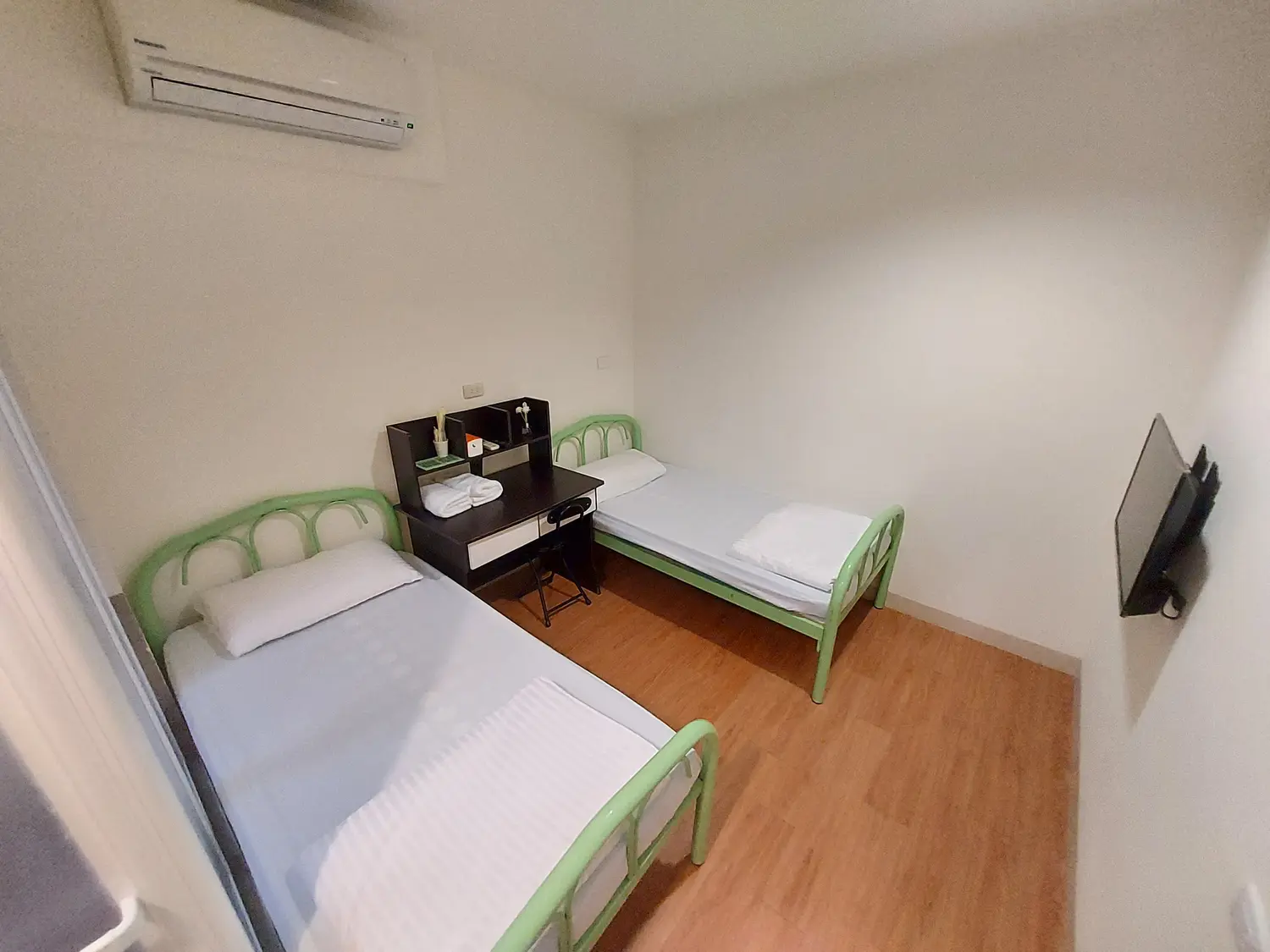 Studio apartment for rent TWD 8 000 - 7 ping - Sinsing District, Kaohsiung City slide 2