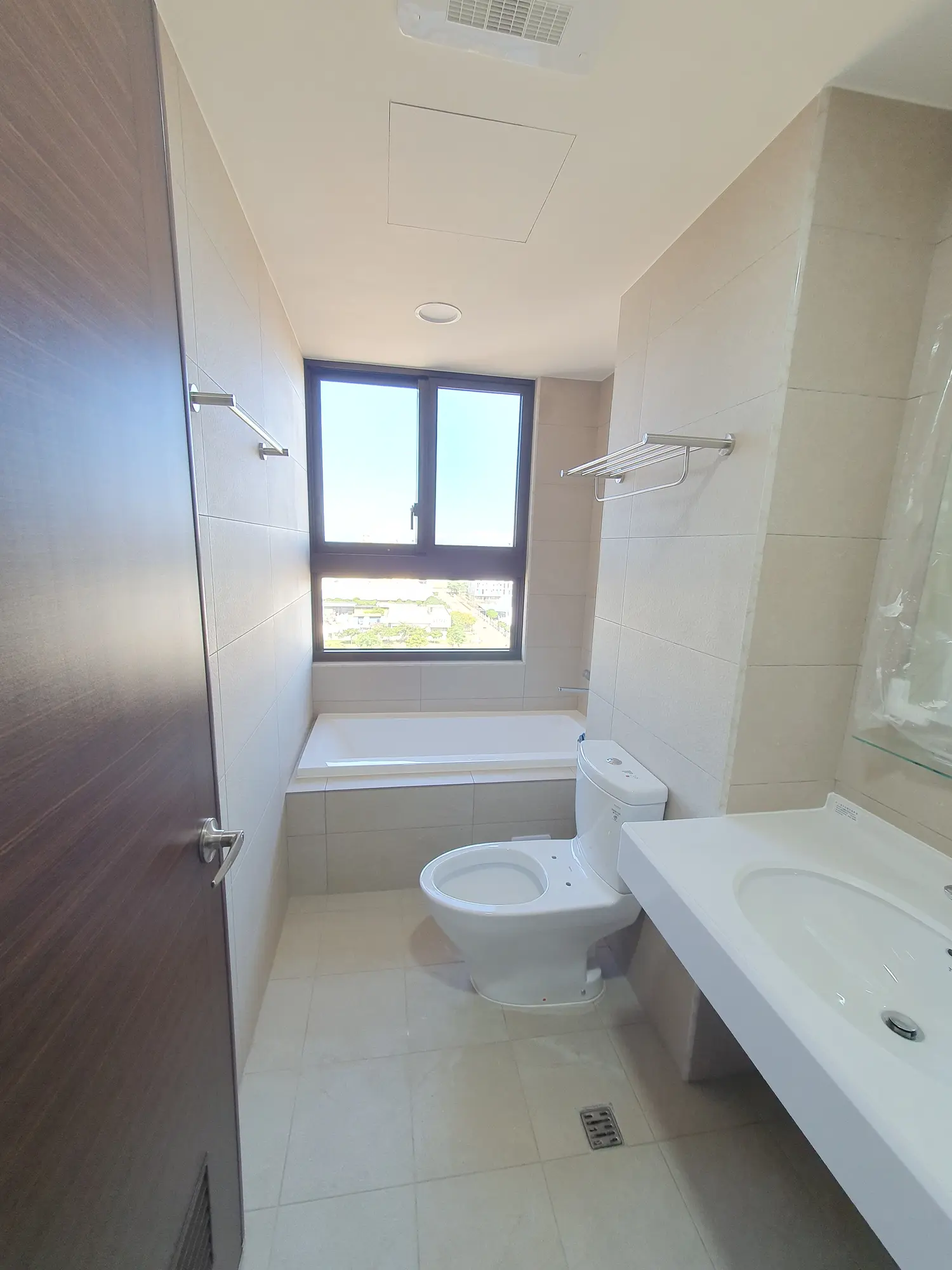 3 bedrooms apartment for rent in Wuqi District, Taichung City | TWD 25 000 | 24 ping slide 17