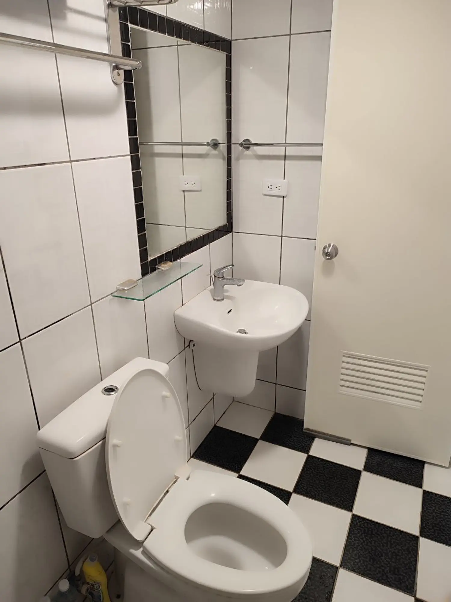 Studio apartment for rent TWD 9 000 - 5 ping - Xitun District, Taichung City slide 1