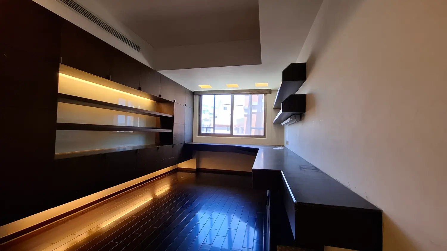 Studio apartment for rent TWD 50 000 - 50 ping - New Taipei City,Yonghe District slide 3