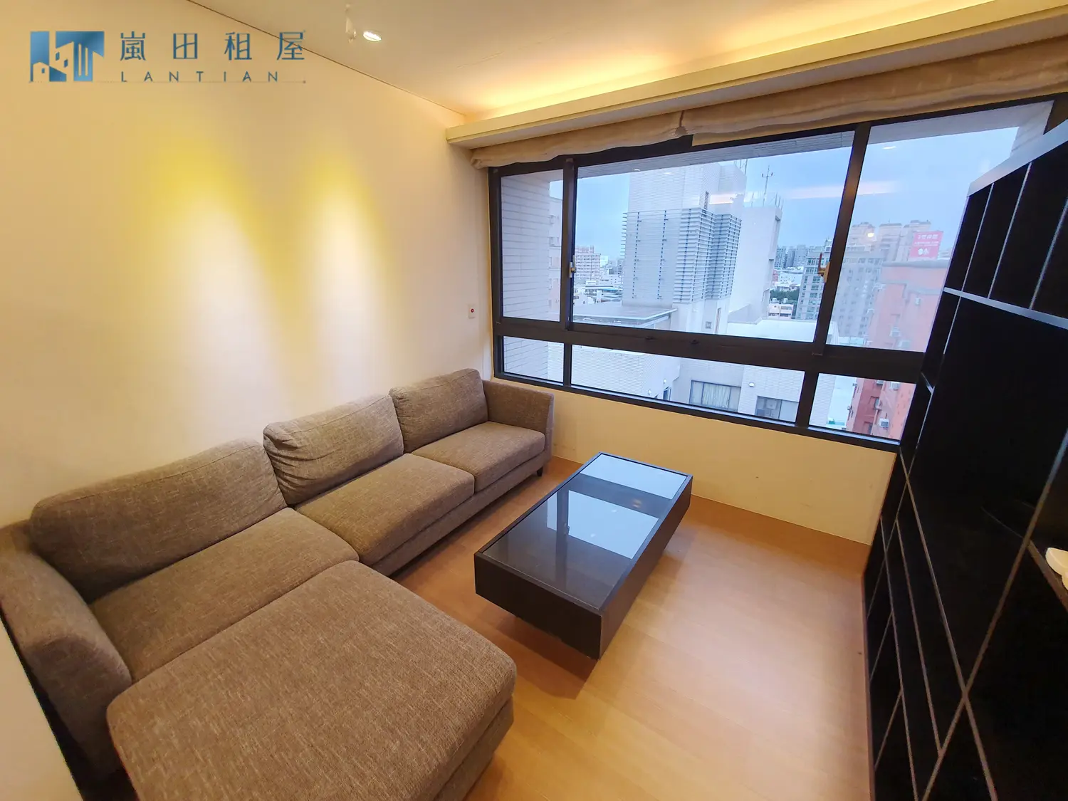 2 bedrooms apartment for rent TWD 28 000 - 21 ping - Taichung City,Xitun District slide 1