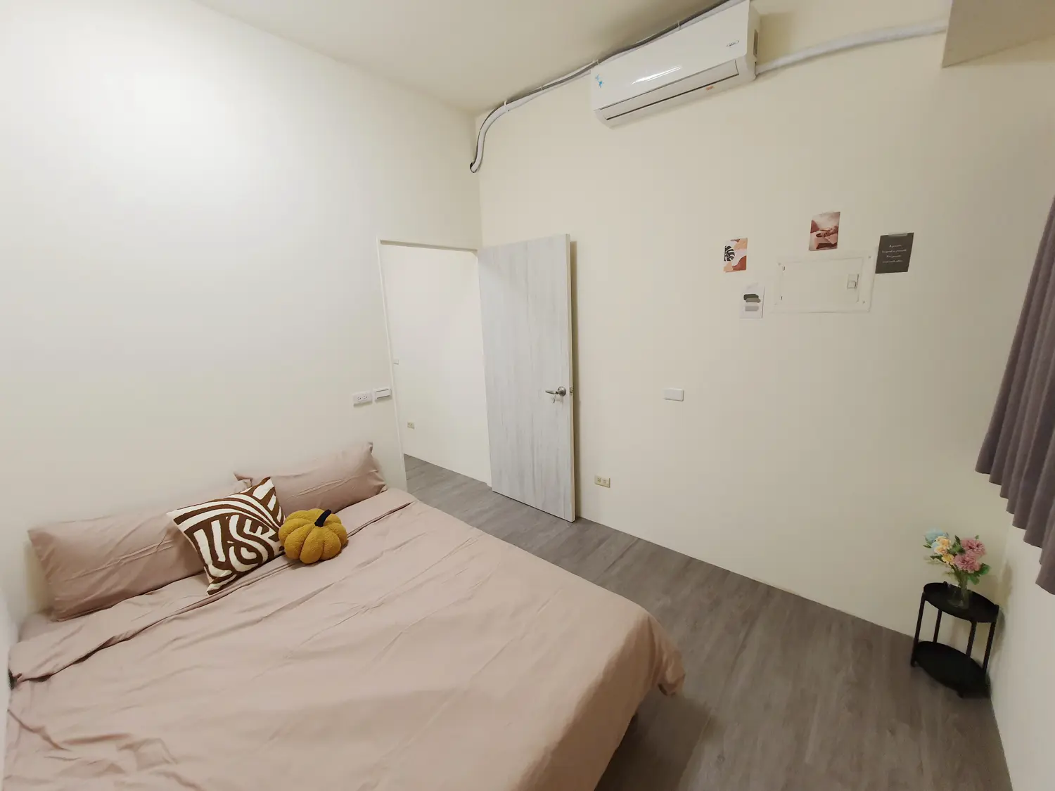 1 room apartment for rent TWD 21 000 - 12 ping - West District,Taichung City slide 3