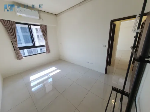 Apartment for rent TWD 28 000 - Section 2, Hanxi West Road - 3 bedrooms