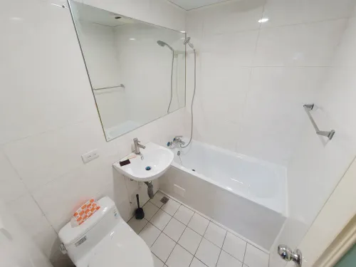 分租套房、雅房 出租 TWD 8 800 - 台灣大道三段729巷 - 5 房