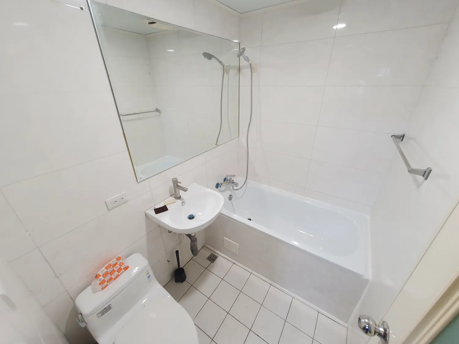 分租套房、雅房 出租 TWD 8 800 - 6 坪 - 西屯區, 台中市 slide 10