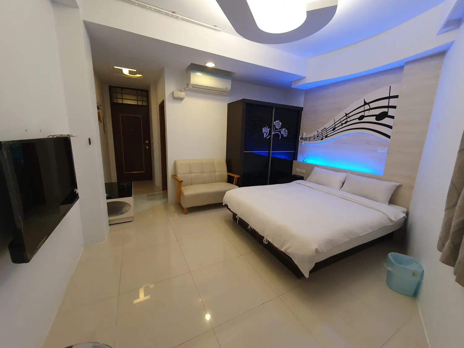 獨立套房 公寓 出租 TWD 11 500 - 6 坪 - 西屯區, 台中市 slide 0