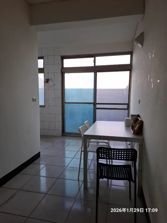 Room for rent in Beitou District, Taipei City | NT$ 12 000 | 5 ping slide 4