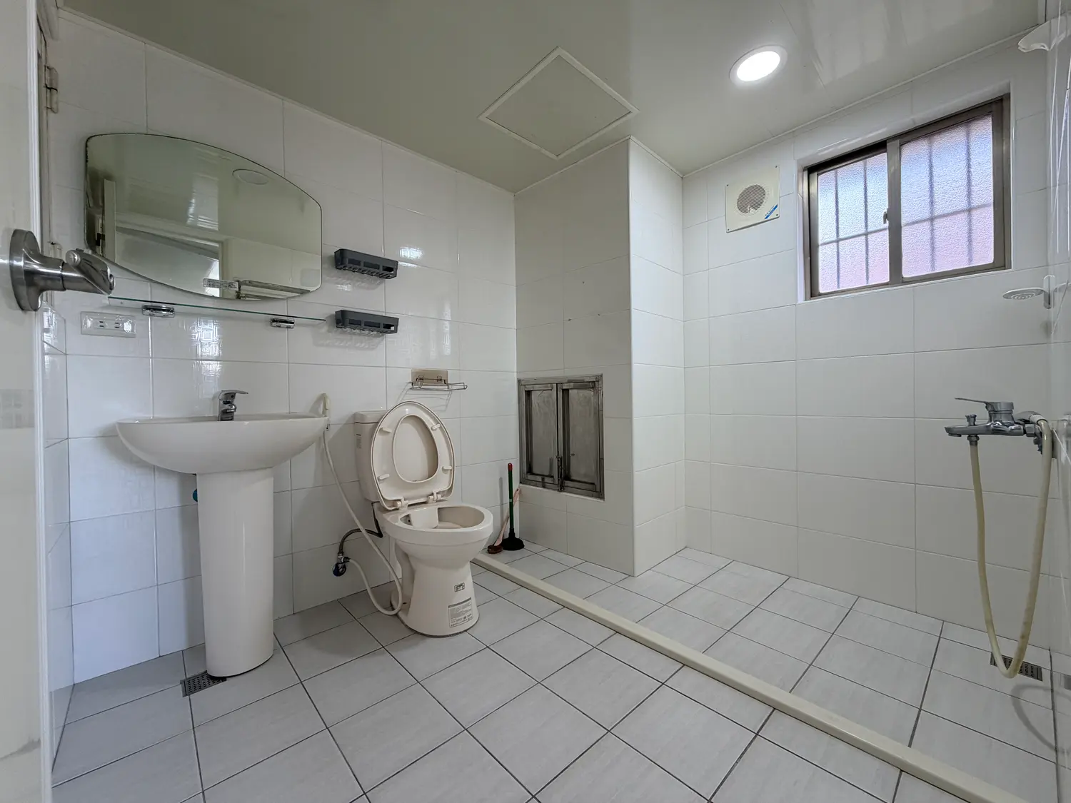 2 bedrooms apartment for rent in Zhongshan District, Taipei City | NT$ 27 800 | 27 ping slide 10
