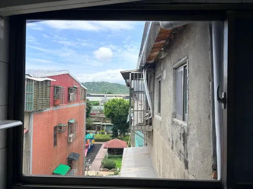 2 bedrooms apartment for rent in Zhongshan District, Taipei City | NT$ 27 800 | 27 ping slide 2