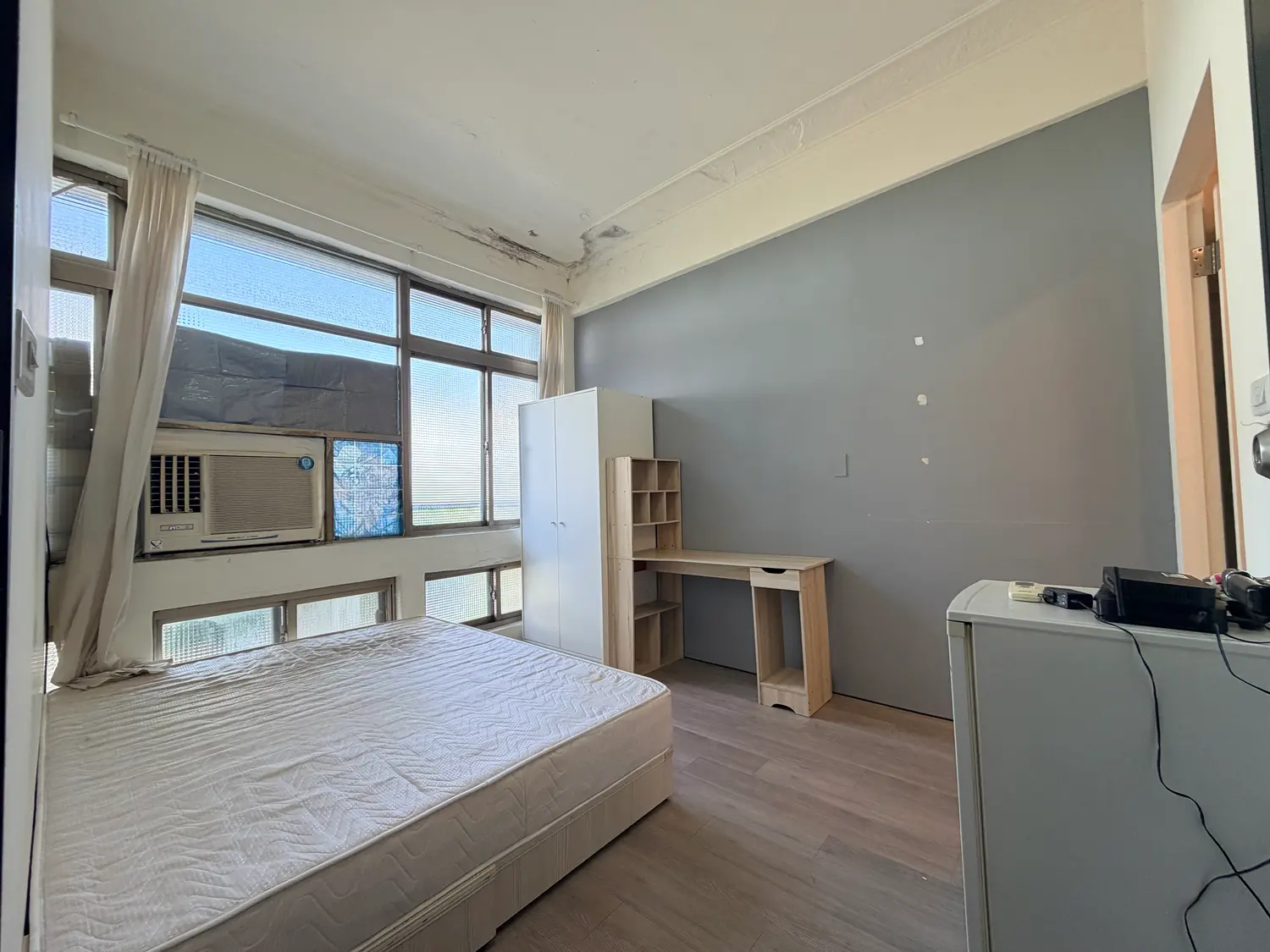 Room for rent in Taipei City, Zhongshan District | NT$ 15 900 | 4 ping slide 0