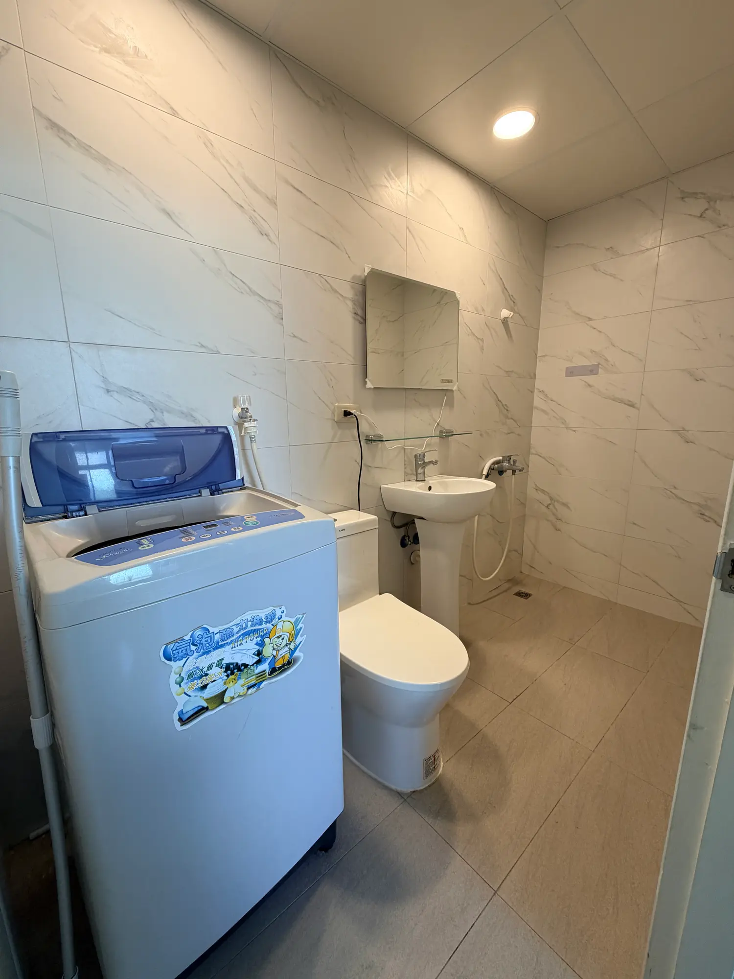 Room for rent in Taipei City, Zhongshan District | NT$ 15 900 | 4 ping slide 7
