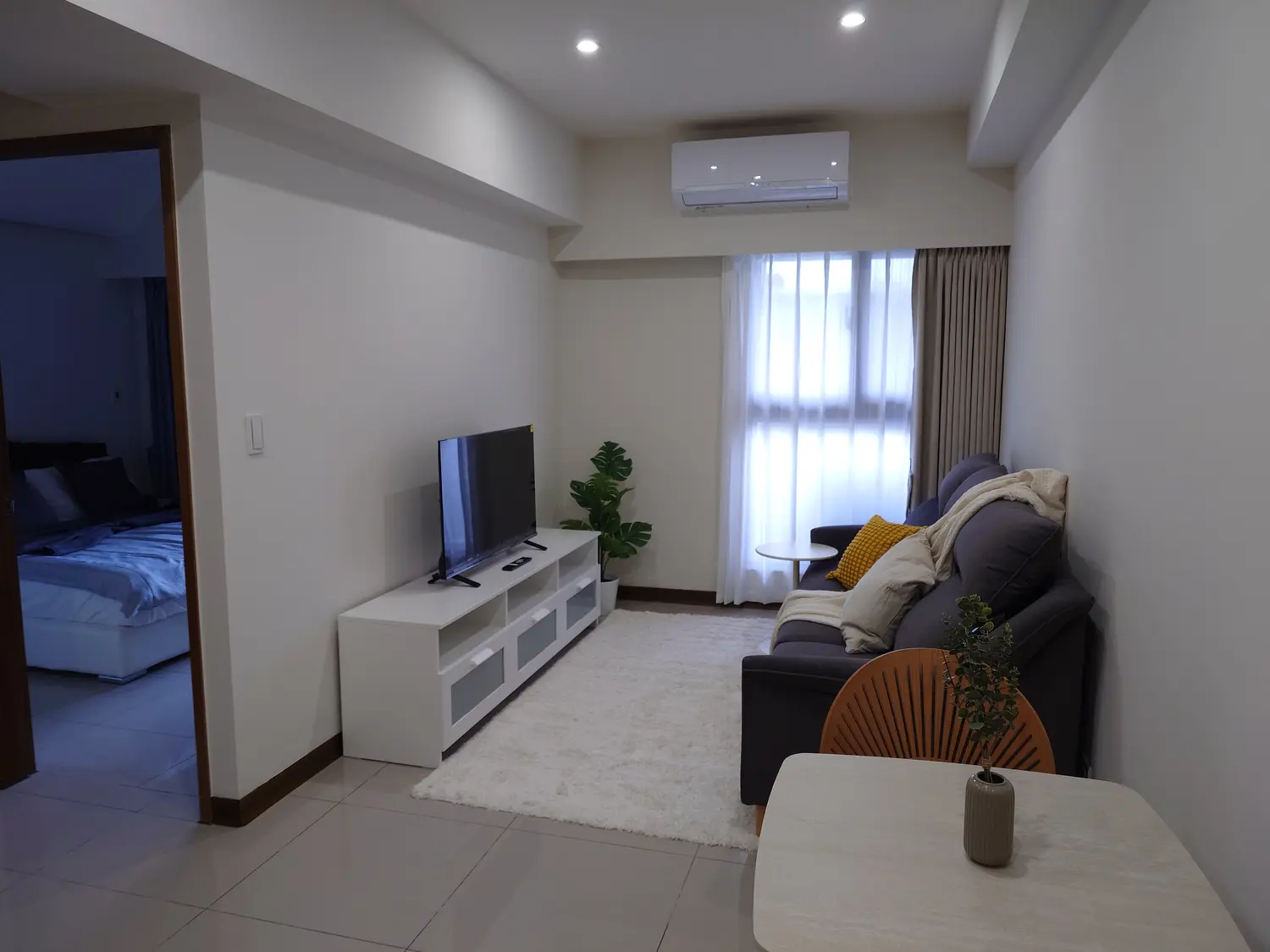 1 room apartment for rent in Lingya District, Kaohsiung City | NT$ 25 000 | 13 ping slide 1